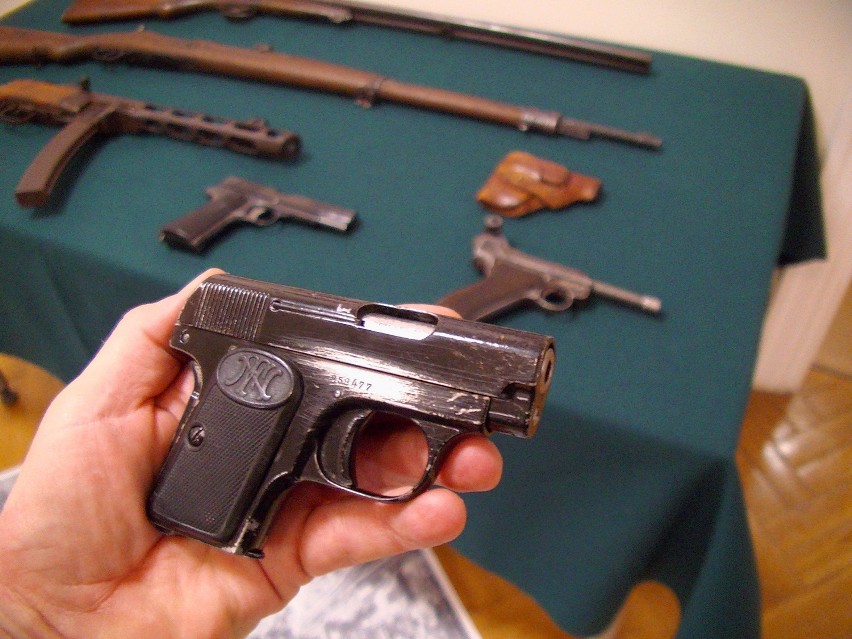 Dar policji: broń zarekwirowana z nielegalnych kolekcji,...