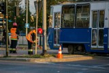 Kraków. Zderzenie taksówki z tramwajem na ul. Ćwiklińskiej, komunikacja zastępcza