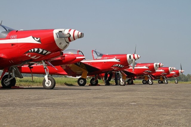 ,,Red Devils&#8221;, czyli piloci z Belgijskich Sił Powietrznych pojawią się na tegorocznym Pikniku Szybowcowym - Leszno 2013. Zdjęcia pochodzą ze strony: (http://www.wingsovereurope.com/index.html)