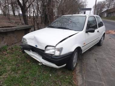 Gniezno: Zderzenie dwóch samochodów na Dalkach