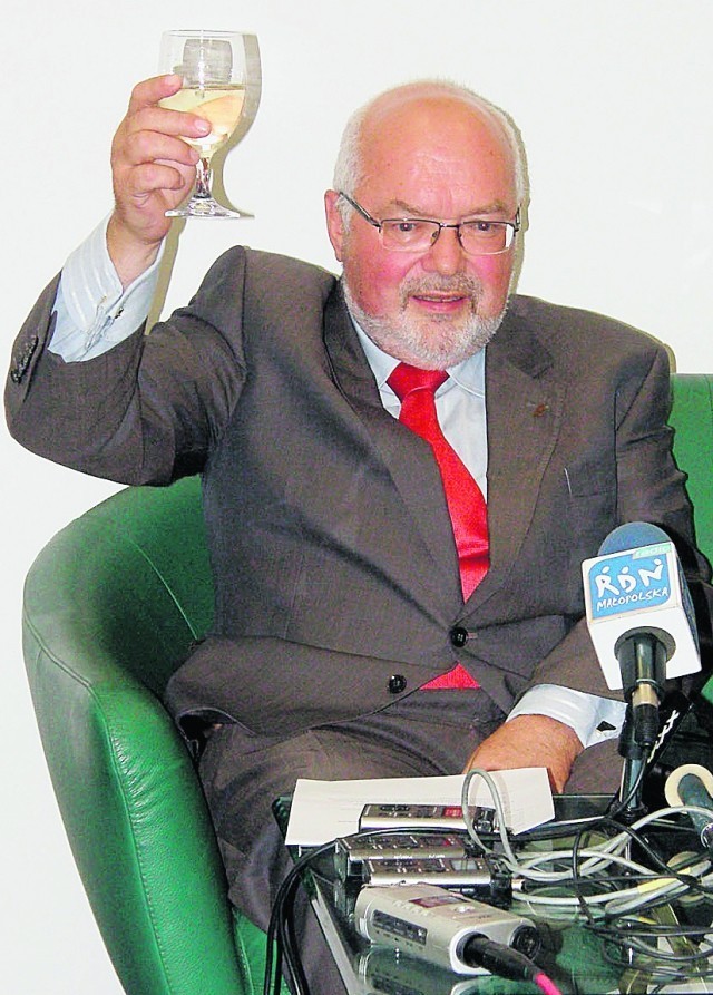 Prezydent Pawłowski uczcił dobre wieści lampką szampana