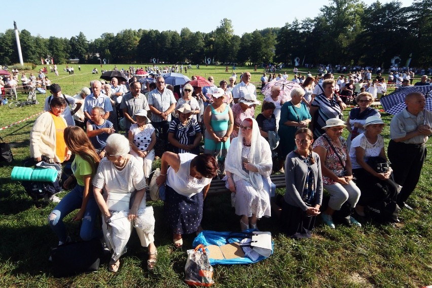 Tłumy wiernych na uroczystościach odpustowych w Wąwolnicy. Zobacz zdjęcia