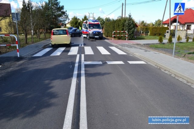 Uważajcie na drogach. Ten rowerzysta miał wyjątkowego pecha