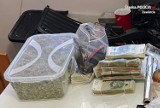 Ogrodzieniec: Policjanci znaleźli ponad kilogram narkotyków w mieszkaniu złapanego mężczyzny. To wydarzyło się w czasie rutynowej kontroli