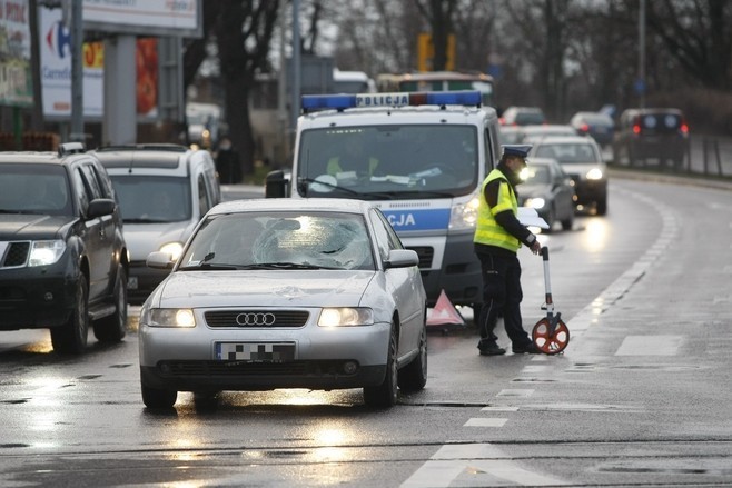Wrocław: Potrącił dziecko i zablokował torowisko