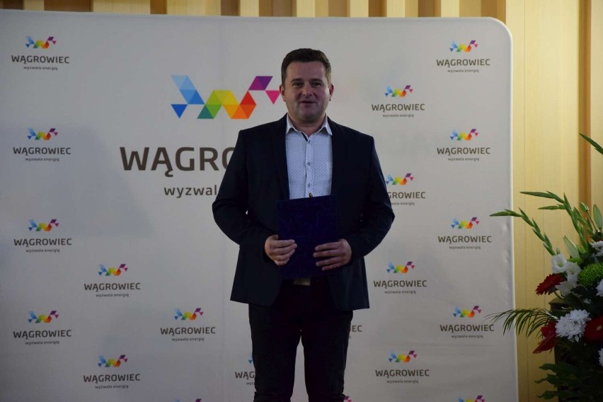 Dzień nauczyciela 2021. W Wągrowcu nagrodzono pedagogów. Kto otrzymał gratulacje od burmistrza? 