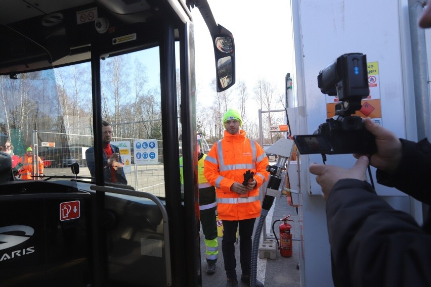 Testy autobusu wodorowego Solaris Urbino 12 hydrogen trwały...