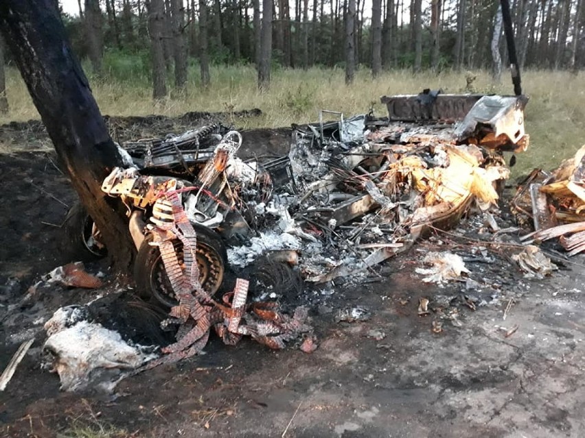 Powiat stargardzki. Na drodze poligonowej spalił się wojskowy Hummer