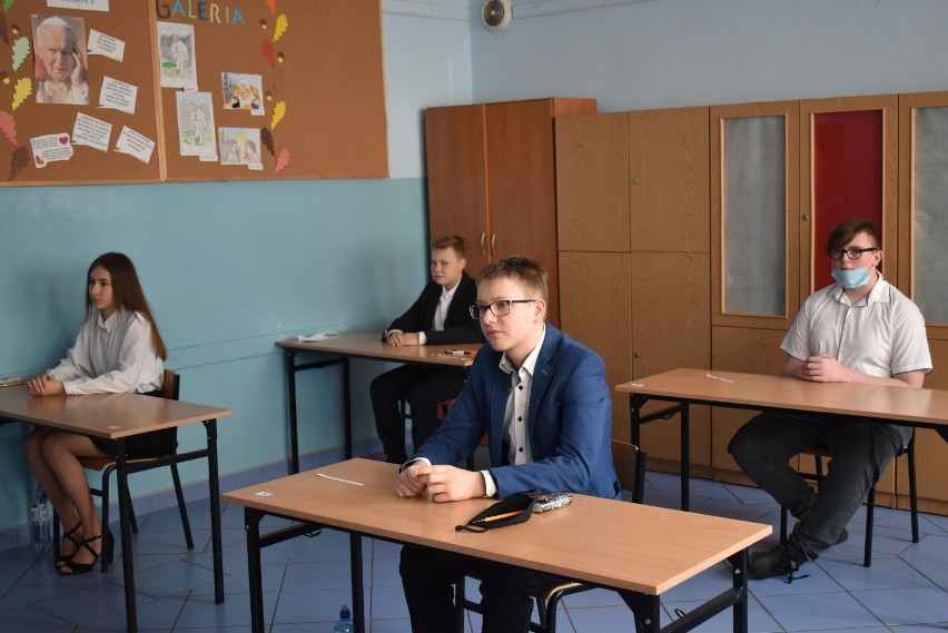 Egzamin ósmoklasisty w szkole w Gizałkach