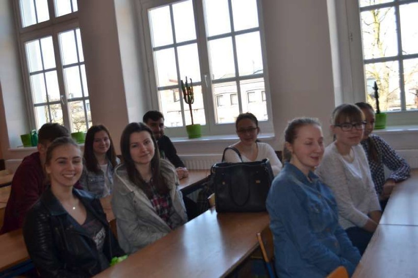 Gimnazjum Dwujęzyczne w Pleszewie pisze test