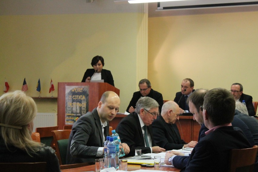 Sesja rady miejskiej w Zawierciu [FOTO]
