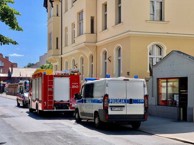 Pomoc na miejscu nieśli strażacy, pogotowie i policja.