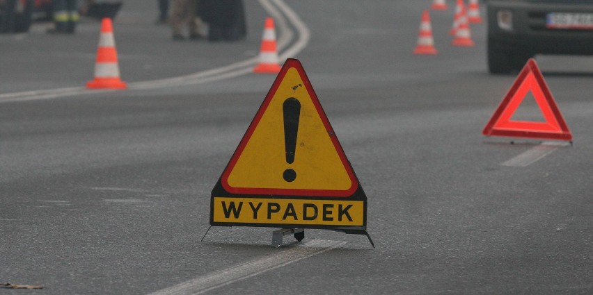 Wypadek koło Cygana na drodze krajowej nr 48 między Tomaszowem a Spałą. Droga zablokowana