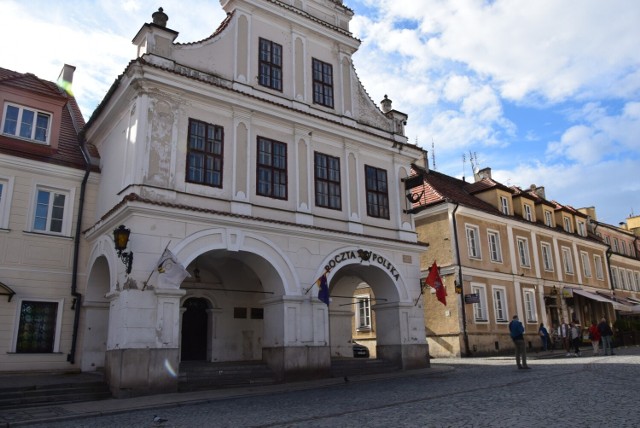 Zmiana funkcjonalności  zabytkowej Kamienicy Oleśnickich to następstwo gruntownych prac remontowych, jakie w najbliższych miesiącach będą prowadzone w jednym z najpiękniejszych budynków na sandomierskiej Starówce.