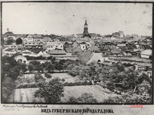 Zobacz jak wyglądał Radom 150 lat temu. Zapraszamy do naszej galerii zdjęć, w której prezentujemy archiwalne panoramy Radomia. 


>>>ZOBACZ WIĘCEJ NA KOLEJNYCH SLAJDACH