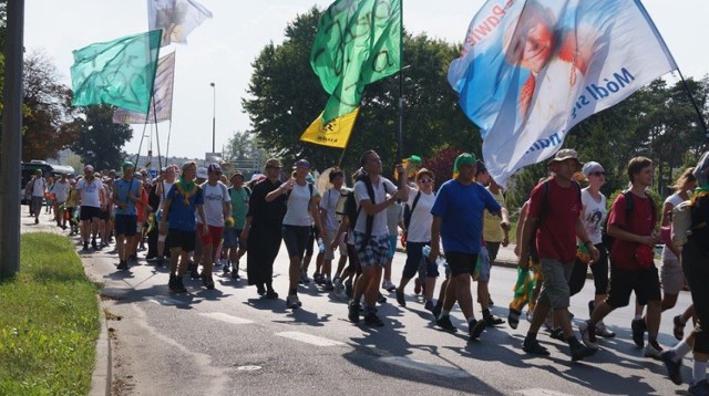 Toruń: Pielgrzymi ruszają do Częstochowy [ZDJĘCIA]