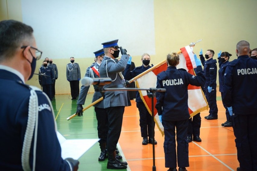 Nowi policjanci wstąpili w szeregi policji Garnizonu...