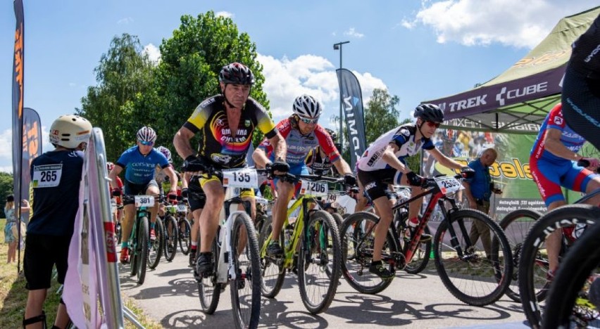 Gmina Chełm. Maratony Kresowe w Janowie z czołówką  polskich kolarzy MTB . Wystartowało aż 240 zawodników - zobaczcie zdjęcia