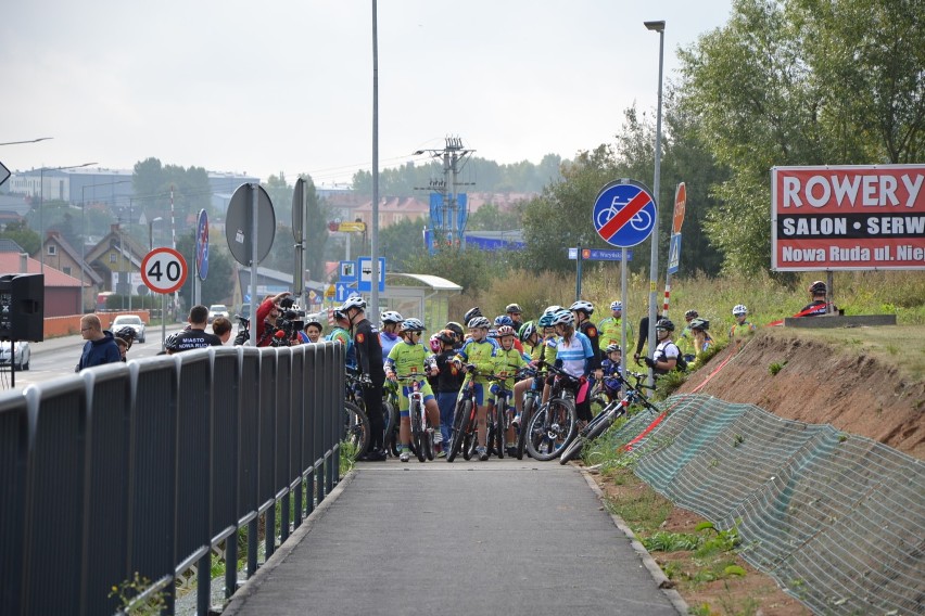 Ścieżka rowerowa oficjalnie otwarta! Pojedziesz nią choćby do Czech (ZDJĘCIA)