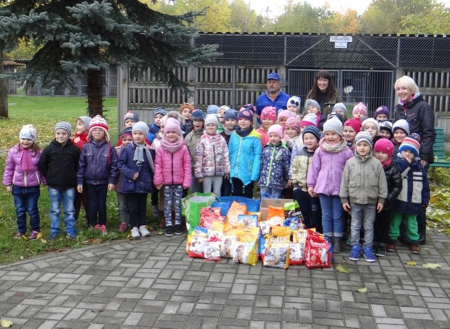 Przedszkolaki z Dobryszyce odwiedziły schronisko dla zwierząt w Radomsku