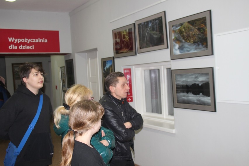Wystawa „Karkonosz 2022” członków TFR w Miejskiej Bibliotece Publicznej w Radomsku. ZDJĘCIA