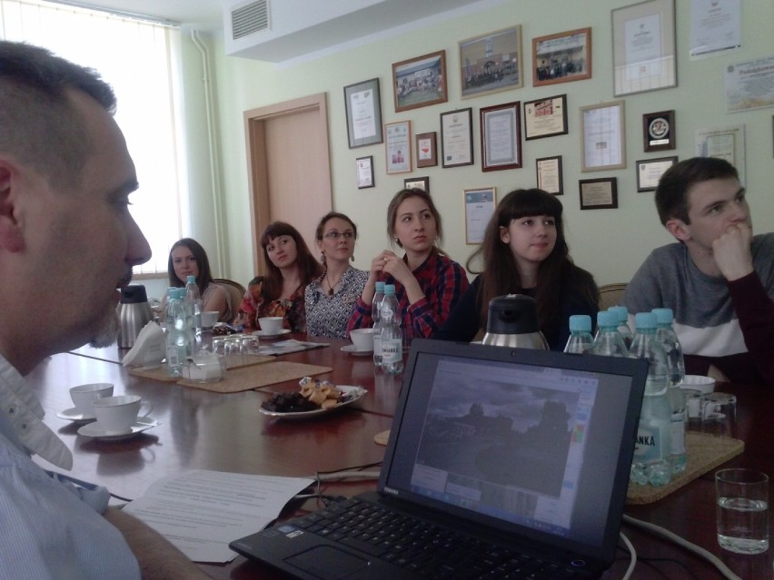 Studenci z Ukrainy odwiedzili Starostwo Powiatowe w...