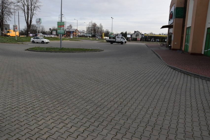 Parking przy centrum handlowym od ponad tygodnia zazwyczaj...