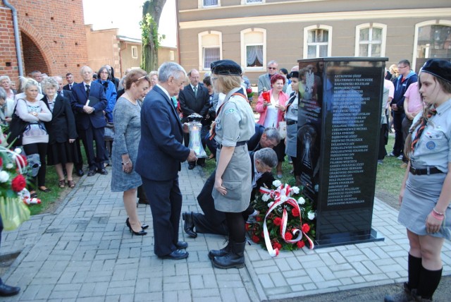 Stowarzyszenie Przywrócić Pamięć zrealizuje kolejne projekty związane z kulturą i historią. Uzyskało dotacje na 2 zadania: "Dbamy o historię miasta Golubia-Dobrzynia poprzez uzupełnienie tablic i postawienie ławeczki - część druga" (5000 zł) oraz "Kultura po mieście hula" (4980 zł)