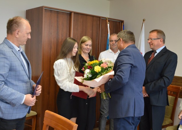 Wręczenie stypendiów w gminie Trzyciąż