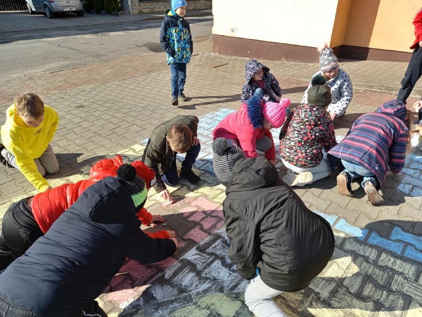 ZSP Nądnia gmina Zbąszyń. W SP Nowa Wieś Zbąska powitali...