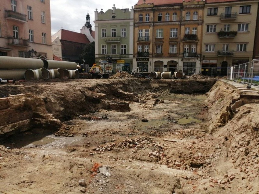 Rewitalizacja Głównego Rynku w Kaliszu. Co udało się odkryć...