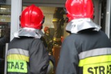 Tarnowianin zaatakował strażaka, gdy ten gasił mu mieszkanie