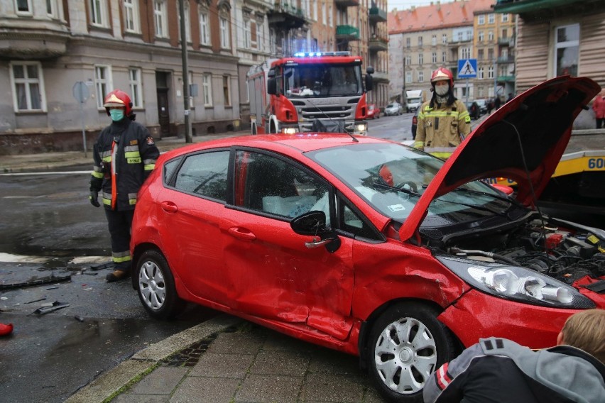 Wypadek na ulicy Hutników w Legnicy.