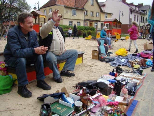 Nowy Dwór Gdański.  Kolejny w tym sezonie Pchli Targ odbędzie się w najbliższą sobotę, 4 czerwca. Wydarzenie tradycyjnie już odbędzie się na deptaku przy placu zabaw przed Żuławskim Ośrodkiem Kultury w Nowym Dworze Gdańskim.