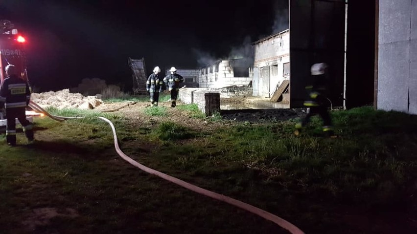 Strażacy z powiatu brodnickiego w akcji. Pożar kabiny auta i sadzy w kominie