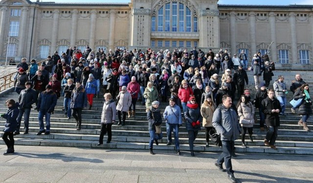 Na poprzedni spacer z cyklu Free Walking Tour przybyły tłumy chętnych.