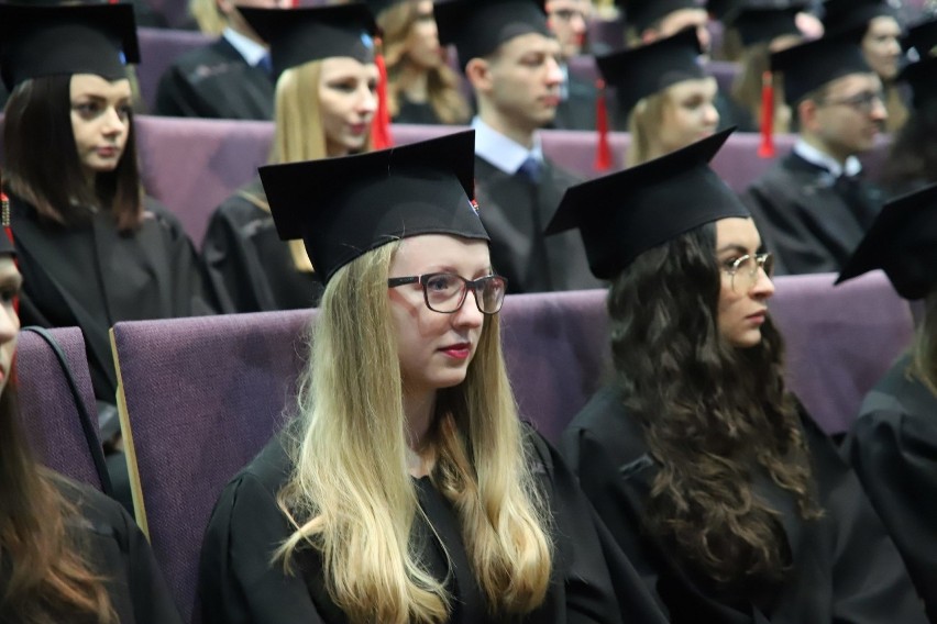 W piątek (25 stycznia) dyplomy odebrali absolwenci kierunku...