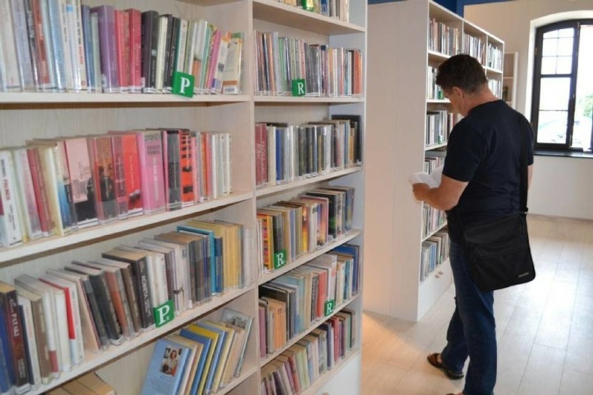 Biblioteka w Kartuzach podsumowała 2023 rok. Przybyło czytelników!
