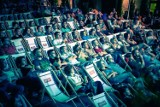 Kino letnie na leżakach w Starej Zajezdni