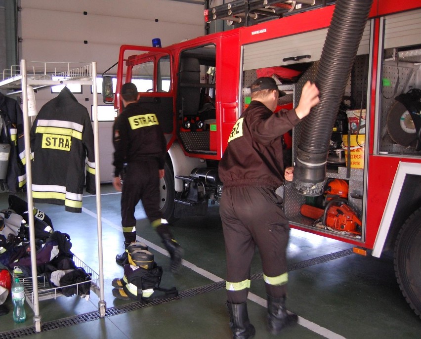 Reportaż z dnia służby strażaka w wejherowskiej jednostce [ZDJĘCIA]