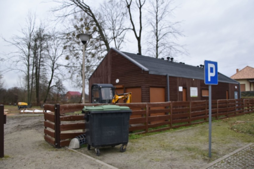 W Dobiegniewie właśnie kończony jest nowy pomost.