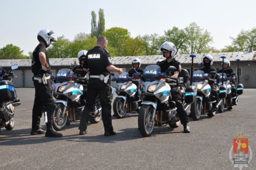 Policjanci ćwiczą jazdę przed przylotem Obamy