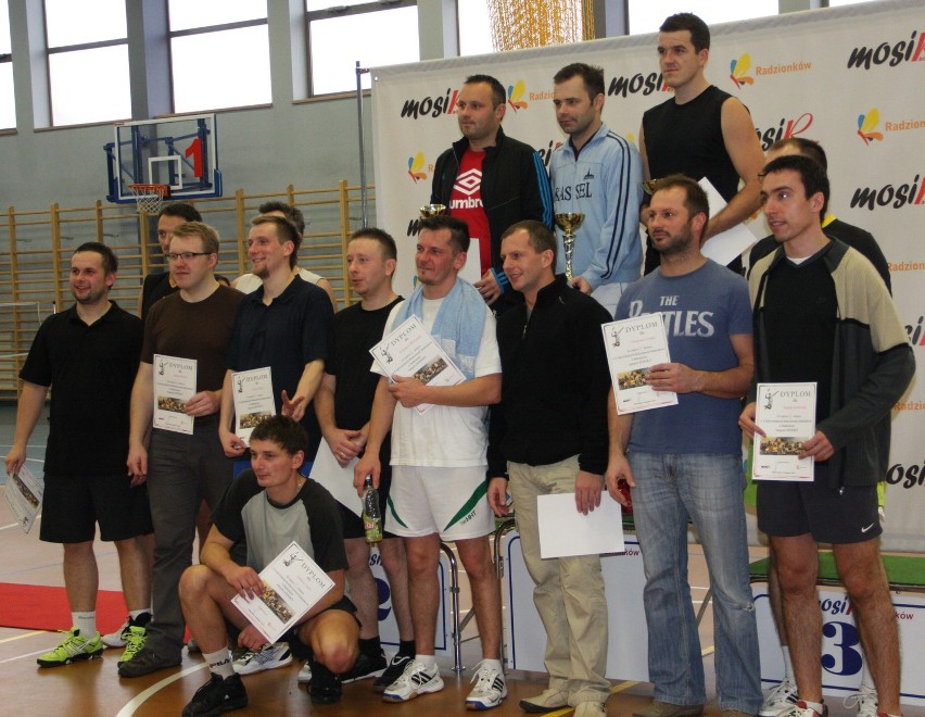 KRÓTKO: 52 zawodników wzięło udział indywidualnych Mistrzostwach Radzionkowa w badmintonie