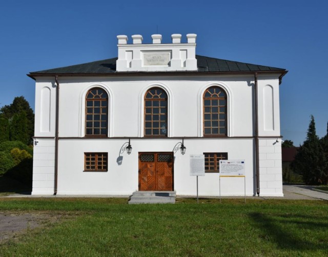 Odnowiona synagoda w Wojsławicach. Tutaj mieści się  Izba Tradycji Ziemi Wojsławickiej.