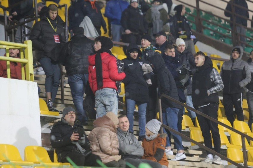 ZDJĘCIA KIBICÓW z meczu GKS Katowice - Miedź Legnica. Fani wsparli GieKSę na ostatnim w tym roku meczu przy Bukowej