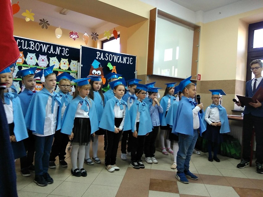 Pasowanie na ucznia w Szkole Podstawowej nr 10 w Inowrocławiu [zdjęcia]