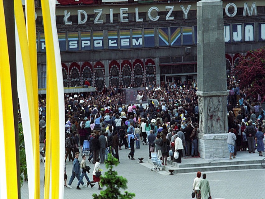 Włocławek. Tak przebiegała 30 lat temu wizyta papieża Jana Pawła II [zdjęcia, wideo]