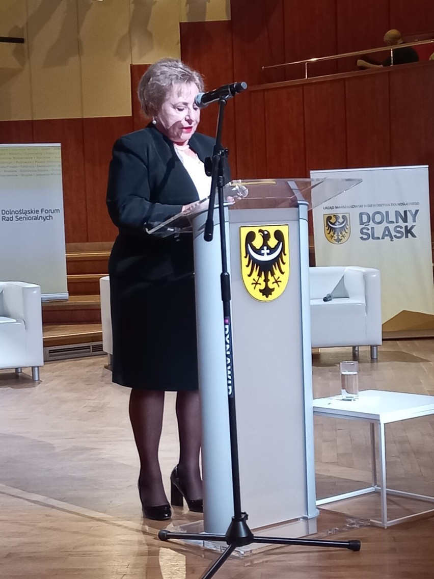 Pierwsze Dolnośląskie Forum Rad Senioralnych. W Filharmonii Dolnośląskiej w Jeleniej Górze dyskutowano o polityce senioralnej w regionie