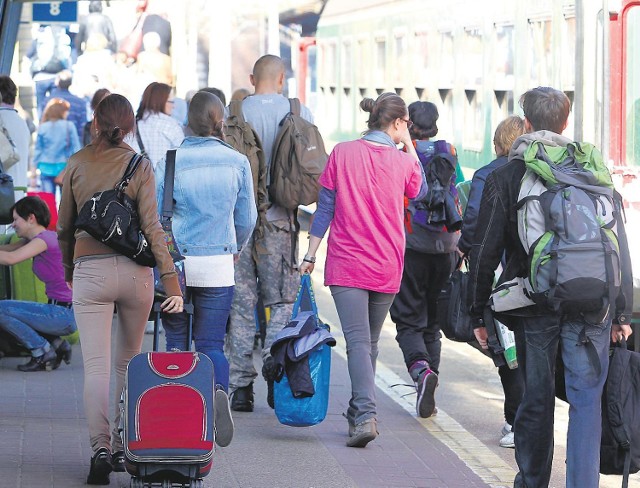 Czy pasażerowie zatłoczonego pociągu relacji Warszawa – Szczecin ...