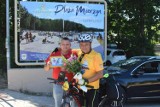 Dariusz Wawrzyniak pojechał rowerem z Międzychodu nad Morze Bałtyckie i z powrotem dla ratowania zdrowia sióstr Marysi i Ewy Pieczek